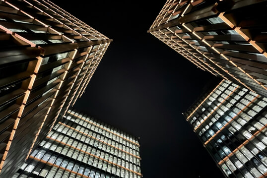 Corporate <span class="noah-font">&amp;</span> Commercial Services